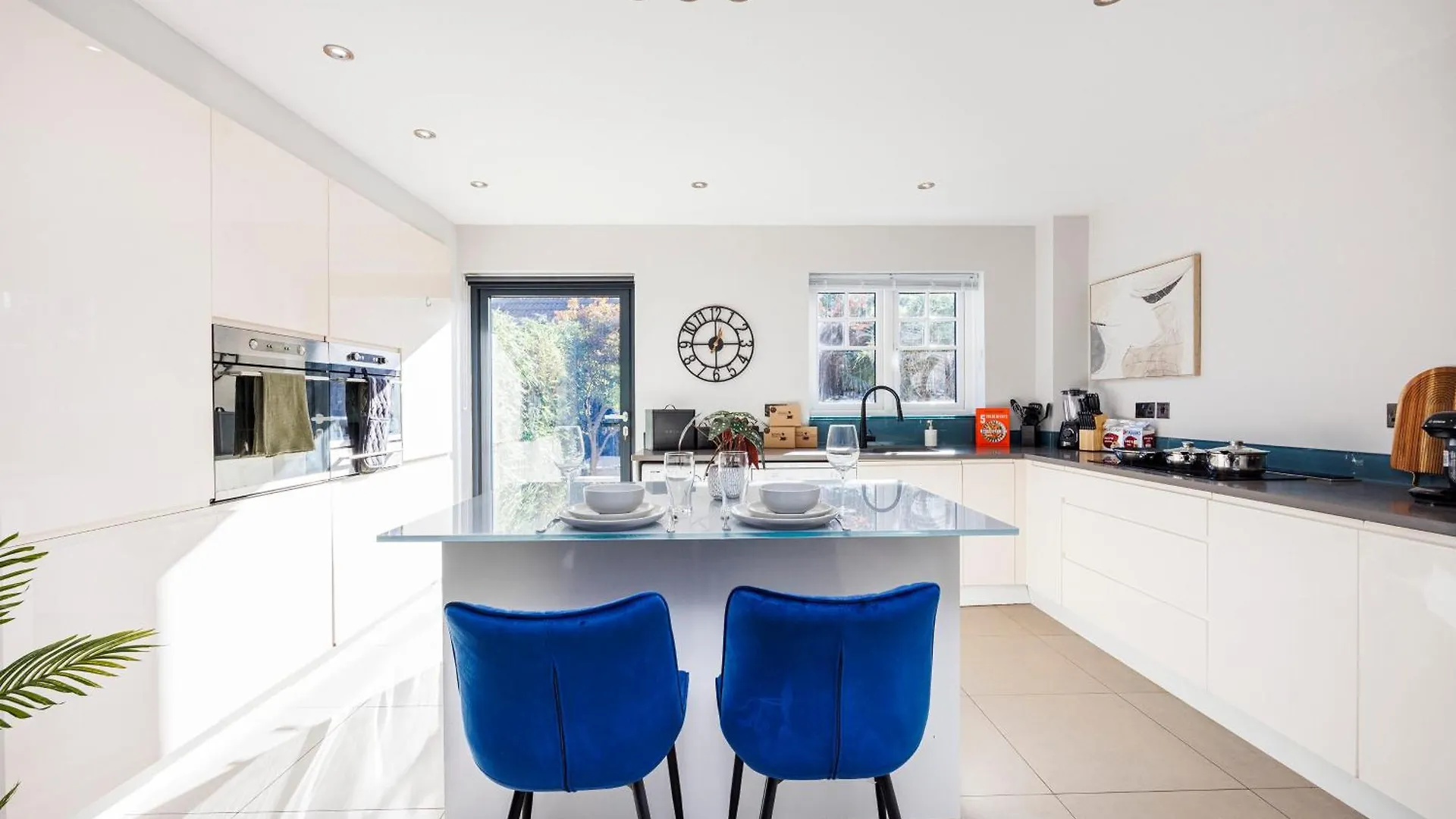 4 Bed Townhouse In Uxbridge Ideal For Families Or Contractors Hillingdon 0*,  Regno Unito