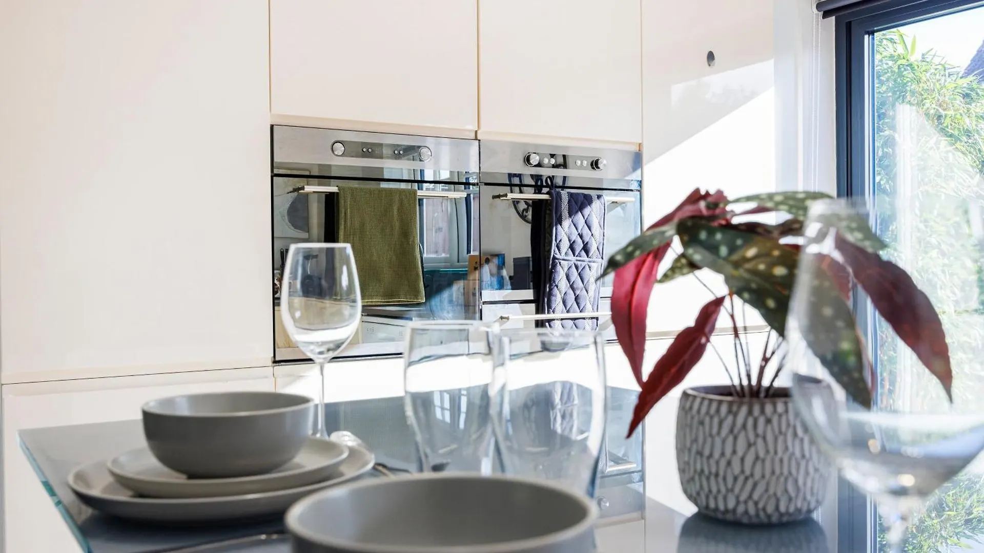 4 Bed Townhouse In Uxbridge Ideal For Families Or Contractors Hillingdon Regno Unito