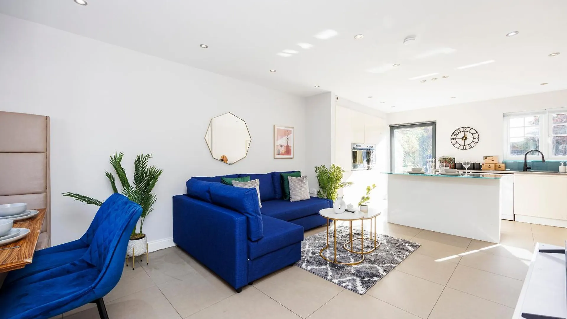 4 Bed Townhouse In Uxbridge Ideal For Families Or Contractors Hillingdon 0*,  Regno Unito