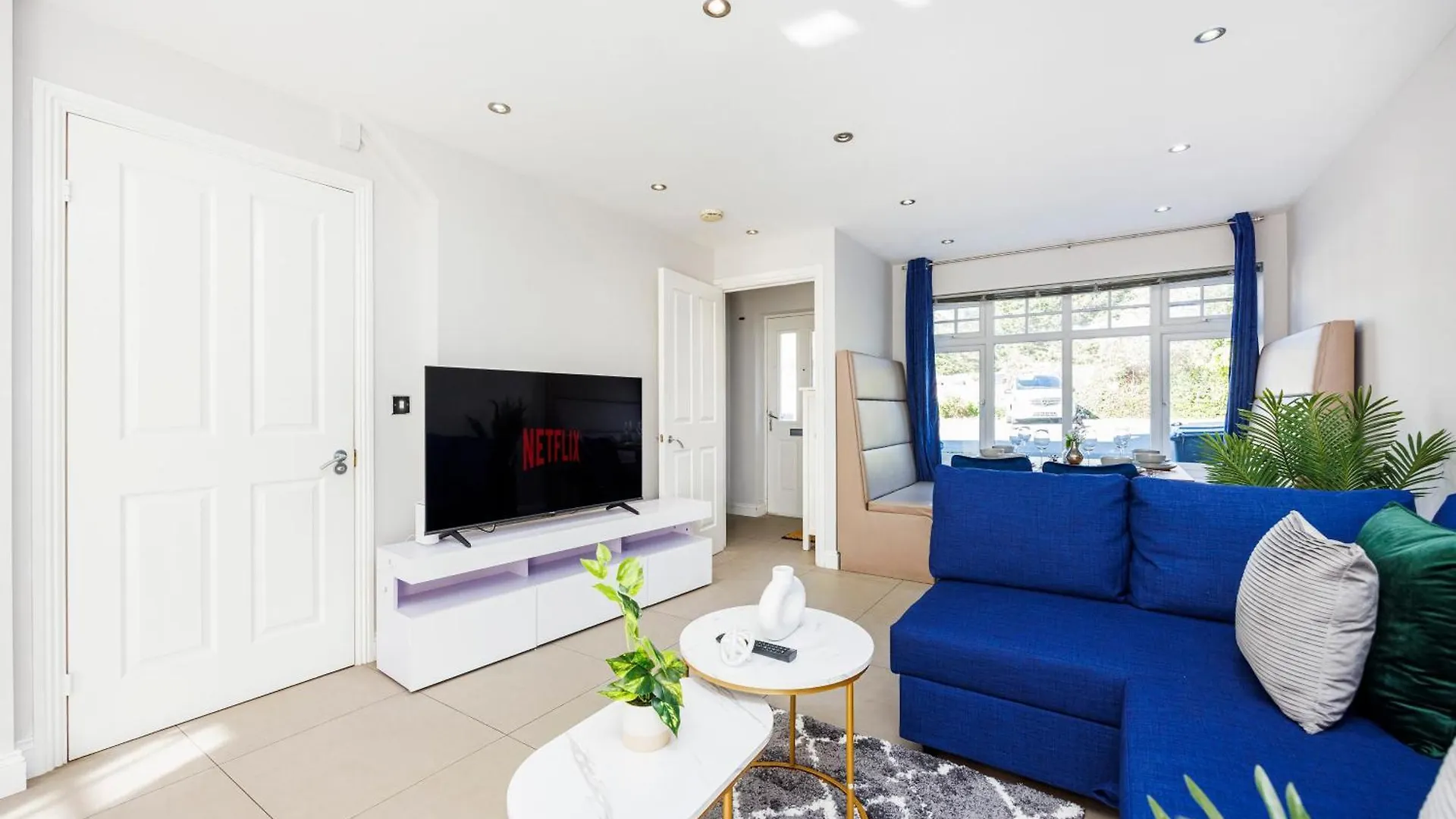 4 Bed Townhouse In Uxbridge Ideal For Families Or Contractors Hillingdon