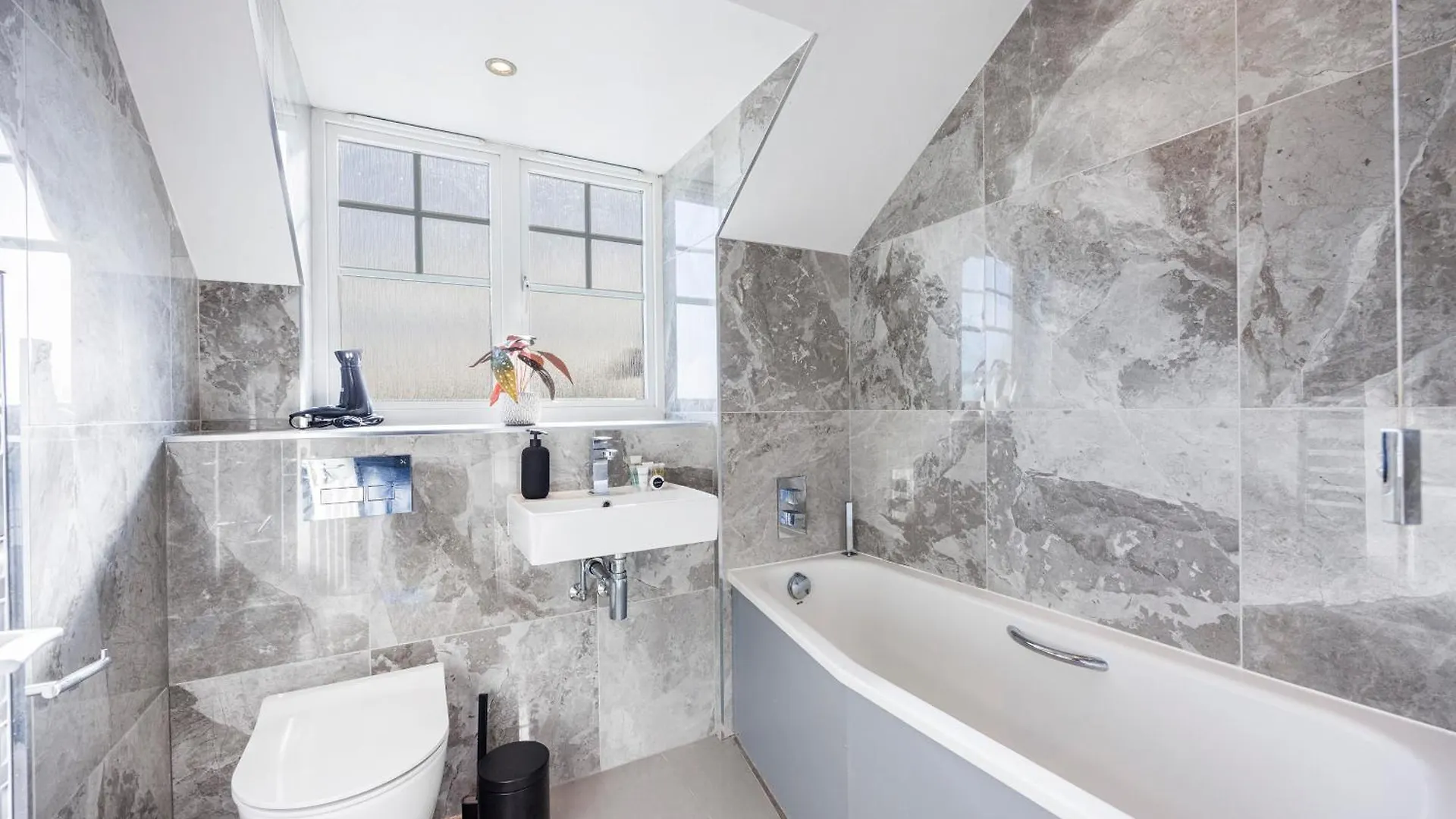 Casa vacanze 4 Bed Townhouse In Uxbridge Ideal For Families Or Contractors Hillingdon