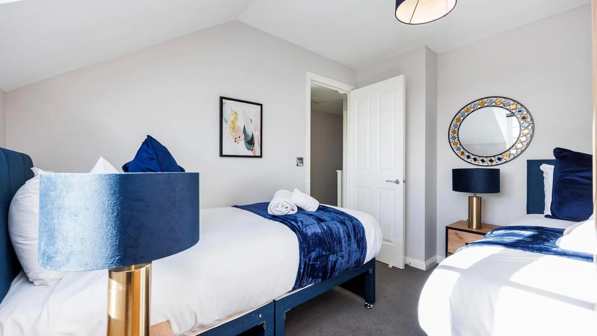 Casa vacanze 4 Bed Townhouse In Uxbridge Ideal For Families Or Contractors Hillingdon Regno Unito